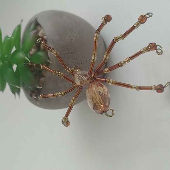 Handmade Small Copper Coloured Glass Spider - Picture 1 of 3